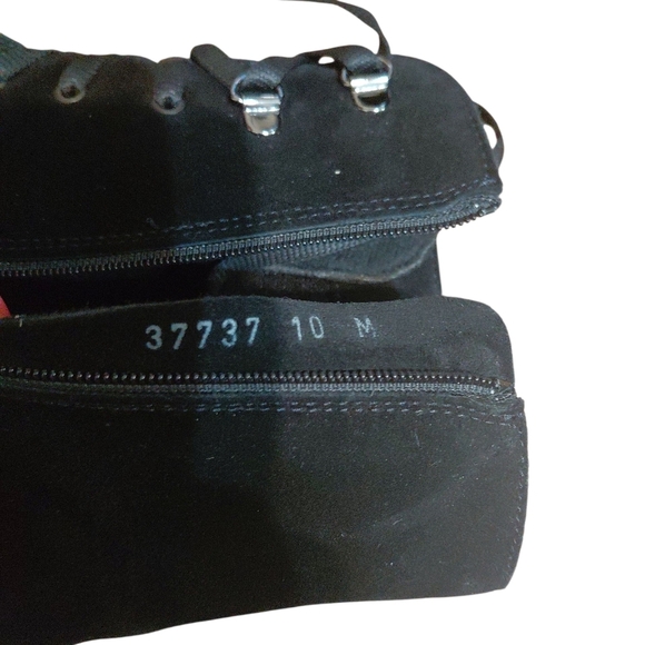 La Canadienne Suttan Black Suede Combat Boot Women's Black Waterproof Bootie 10 - Picture 10 of 11